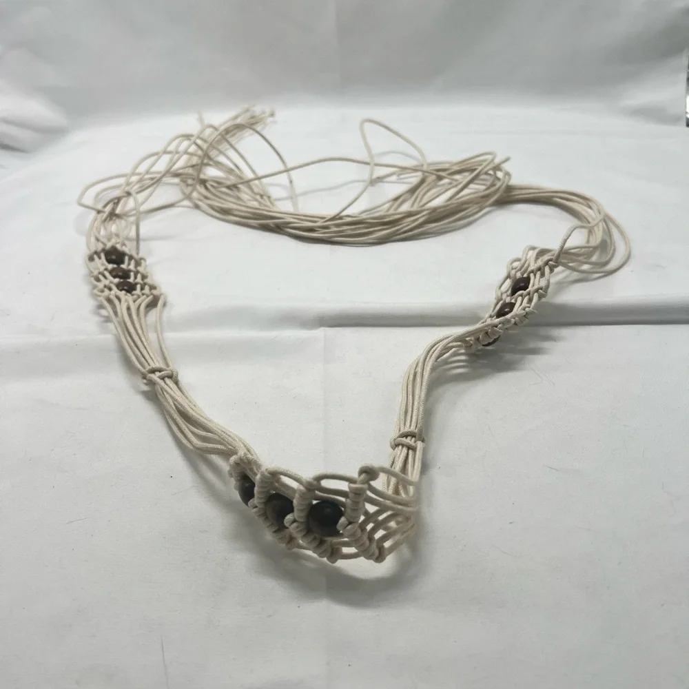 Cream macrame belt with wooden beads